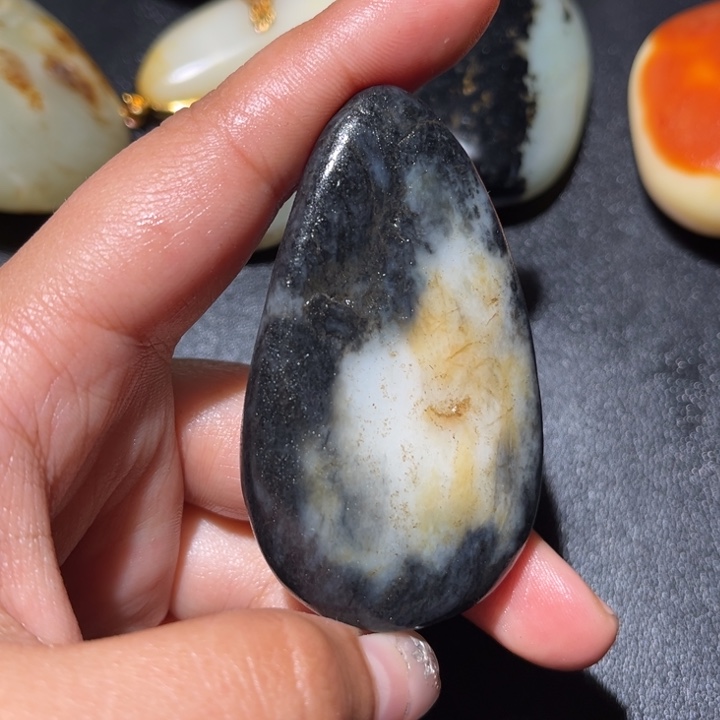 和田玉未镶嵌珠宝奇石