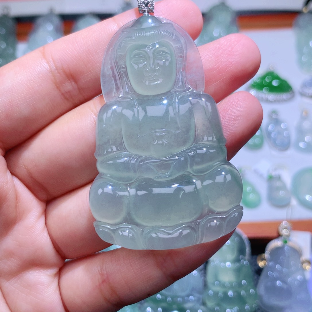 颈饰18K金镶嵌翡翠观音