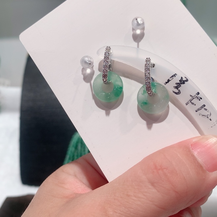 石英质玉（非洲翠）未镶嵌手镯