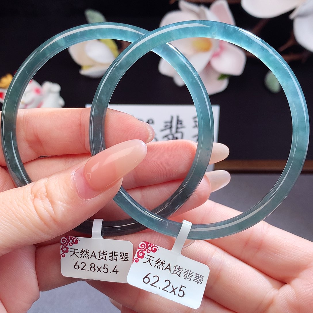 翡翠手镯（圆镯）未镶嵌