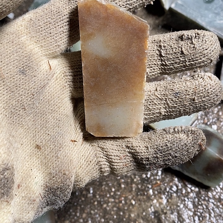 似***@和田玉（糖玉）未镶嵌珠宝半成品