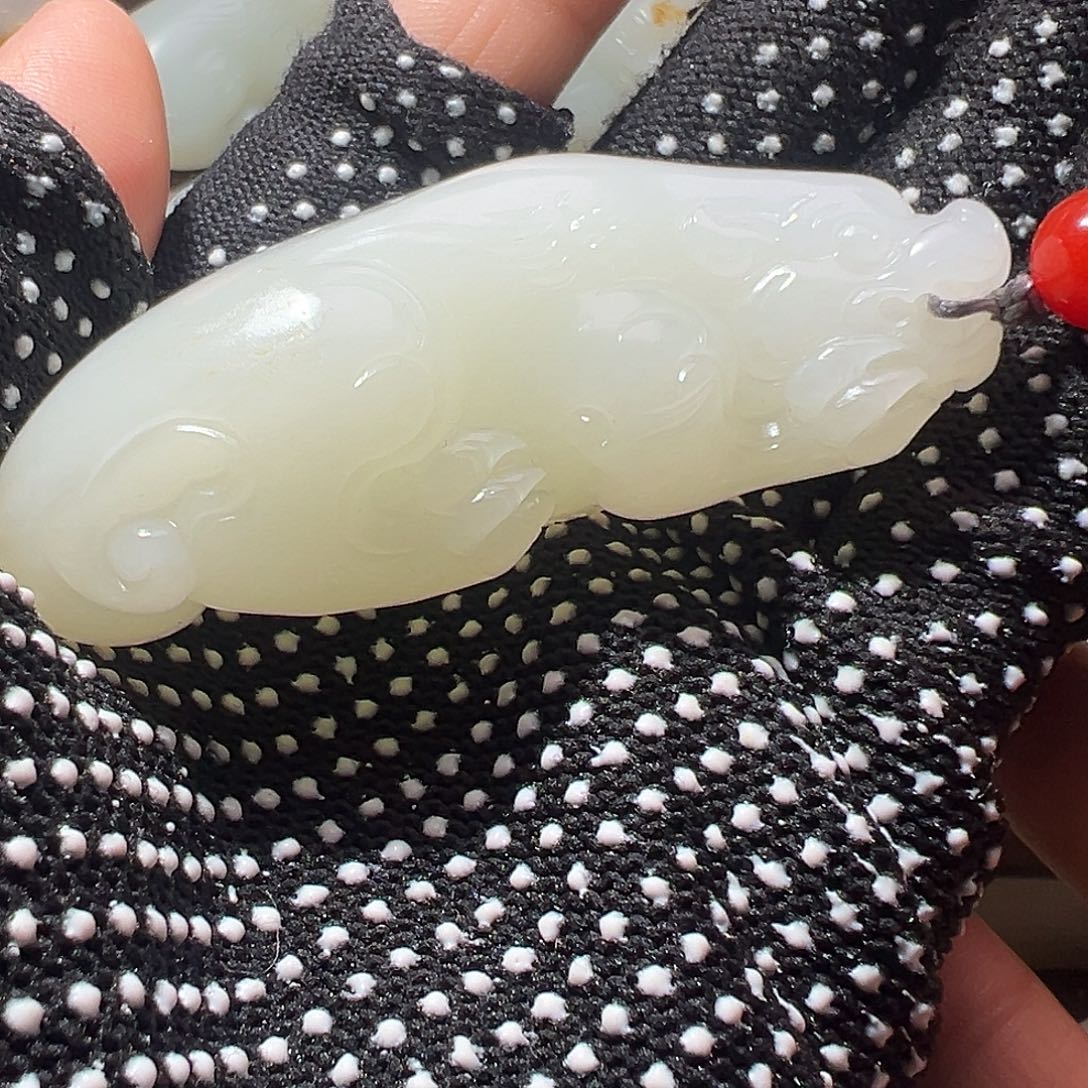 青***忆和田玉未镶嵌颈饰