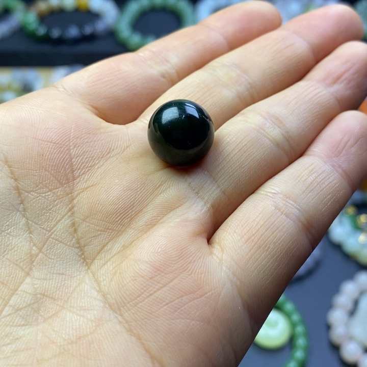 和田玉未镶嵌珠宝半成品碧玉菠菜绿红皮卡14