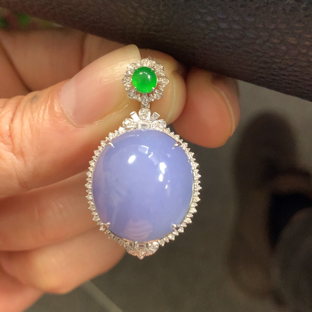 翡翠颈饰18K金镶嵌翡翠