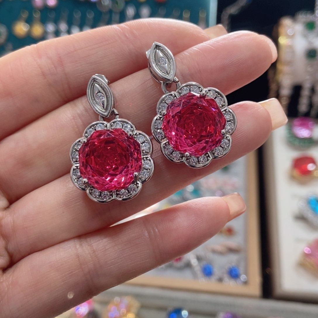 66锆石（处理）耳钉