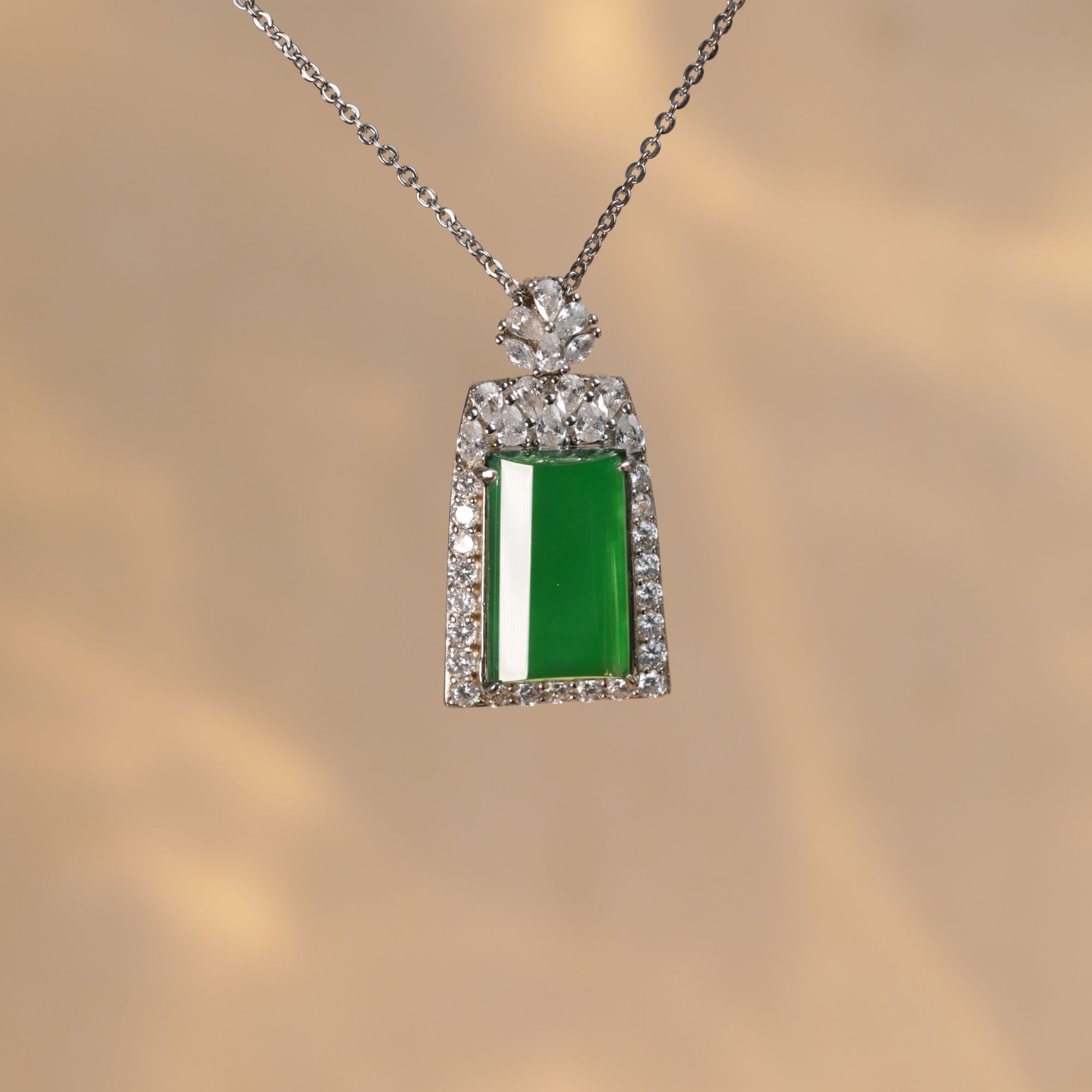 天然A货翡翠冰种满绿色方牌吊坠S925银镶嵌颈饰孤品