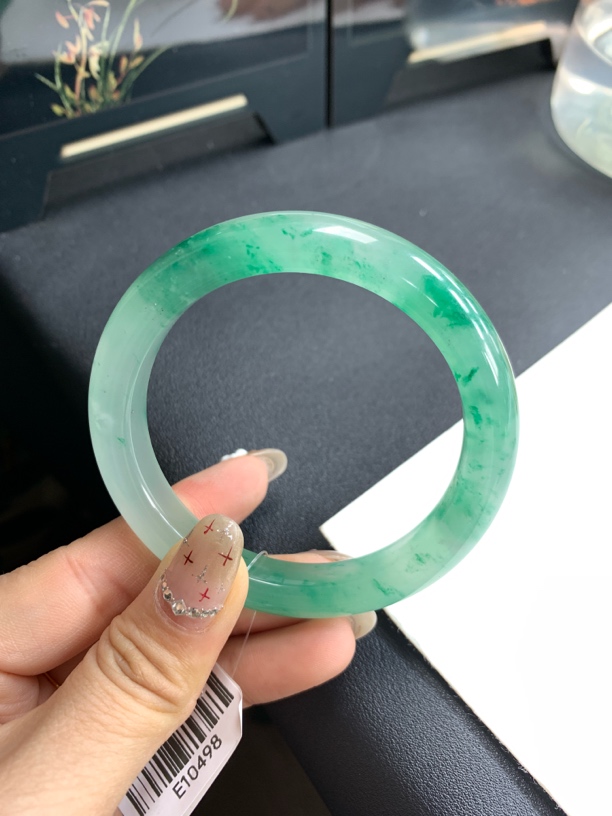 56.8/10.8/9独龙玉手镯