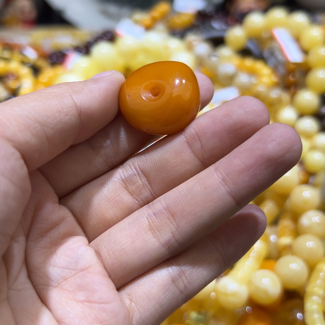 琥珀珠宝奇石未镶嵌