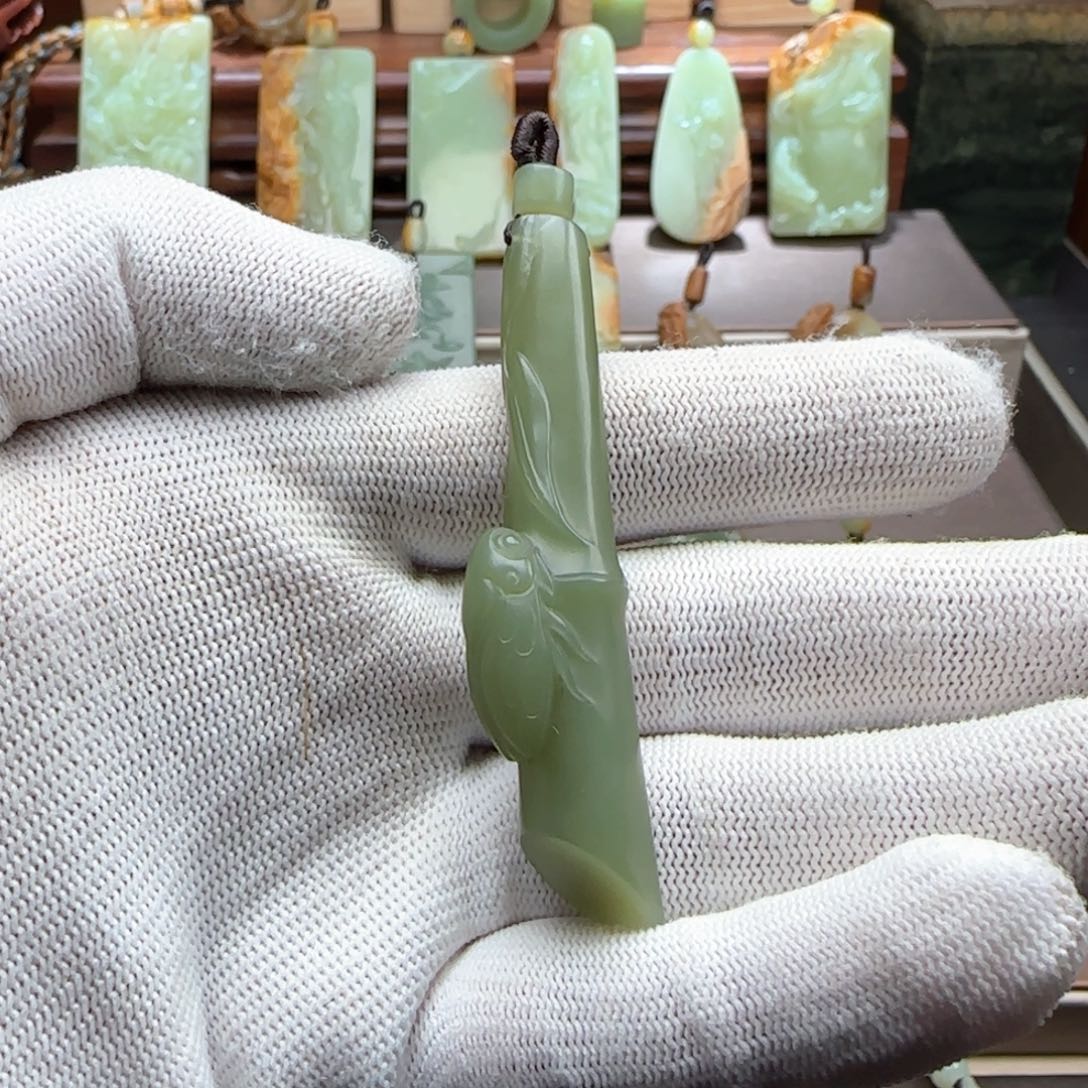 岫岩老玉（透闪石质玉）挂件未镶嵌