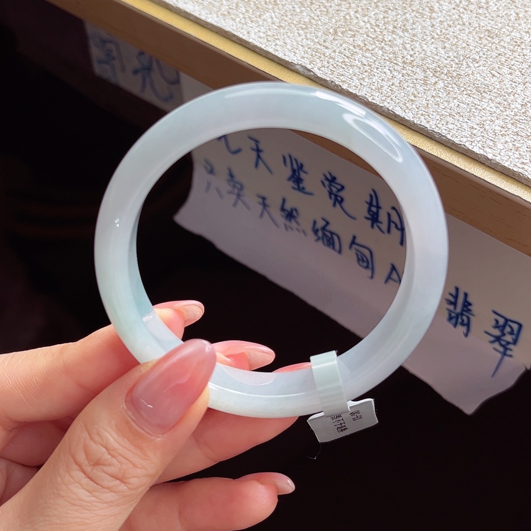 翡翠未镶嵌手镯手镯