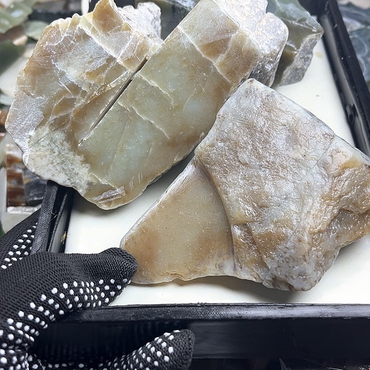 和田玉（糖玉）和田玉边角料9K金镶嵌梦**缘