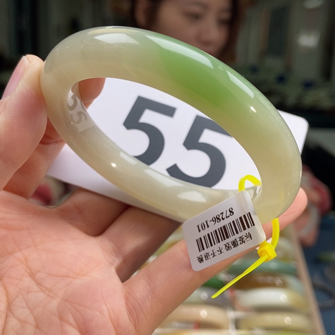 和田玉（翠青玉）手镯未镶嵌