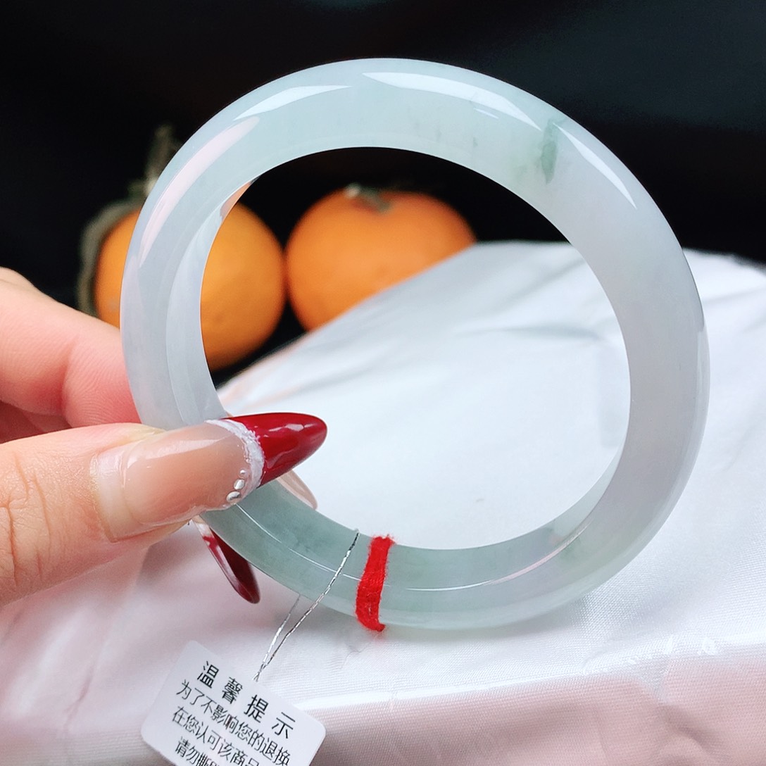 翡翠手镯未镶嵌58圈