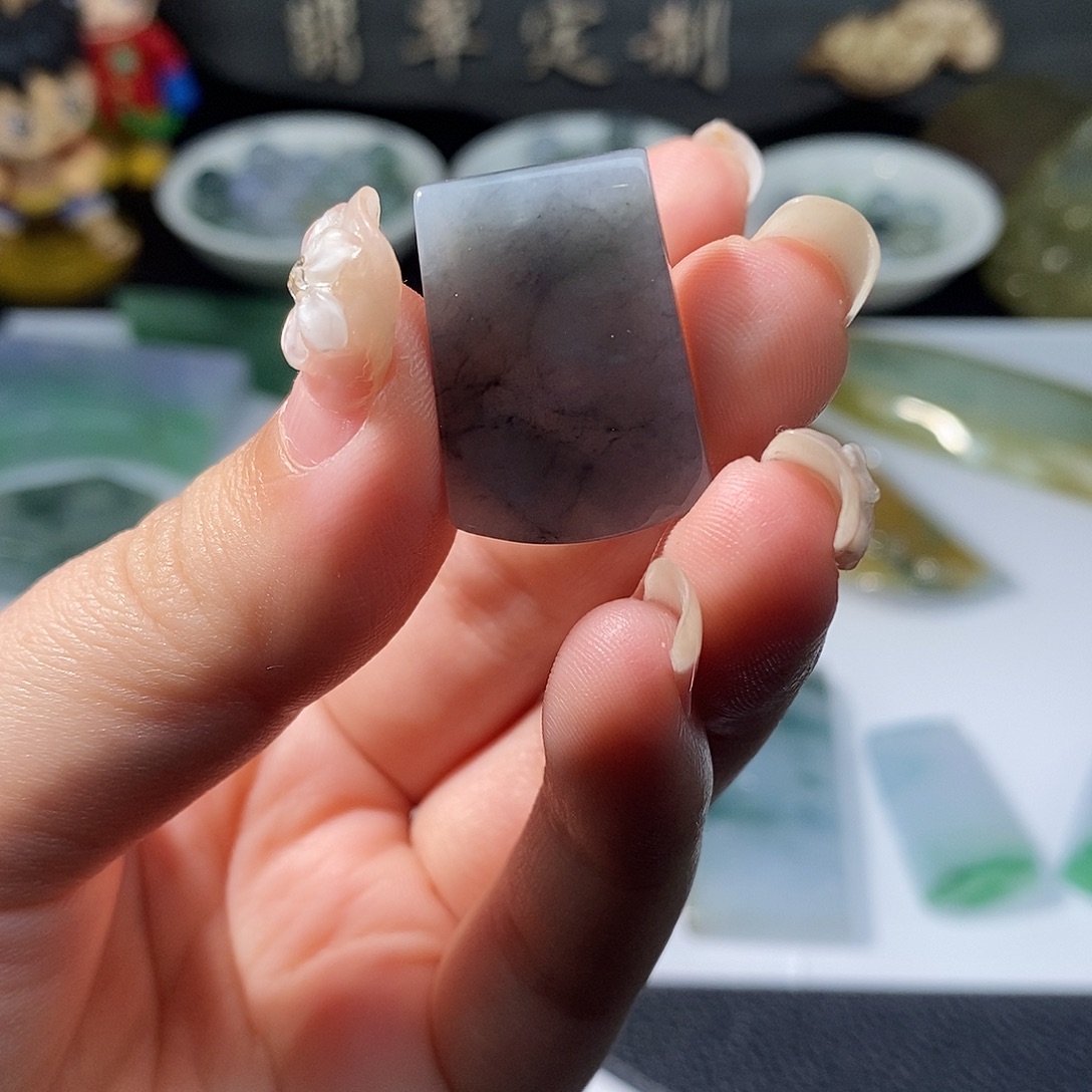 翡翠未镶嵌颈饰福利