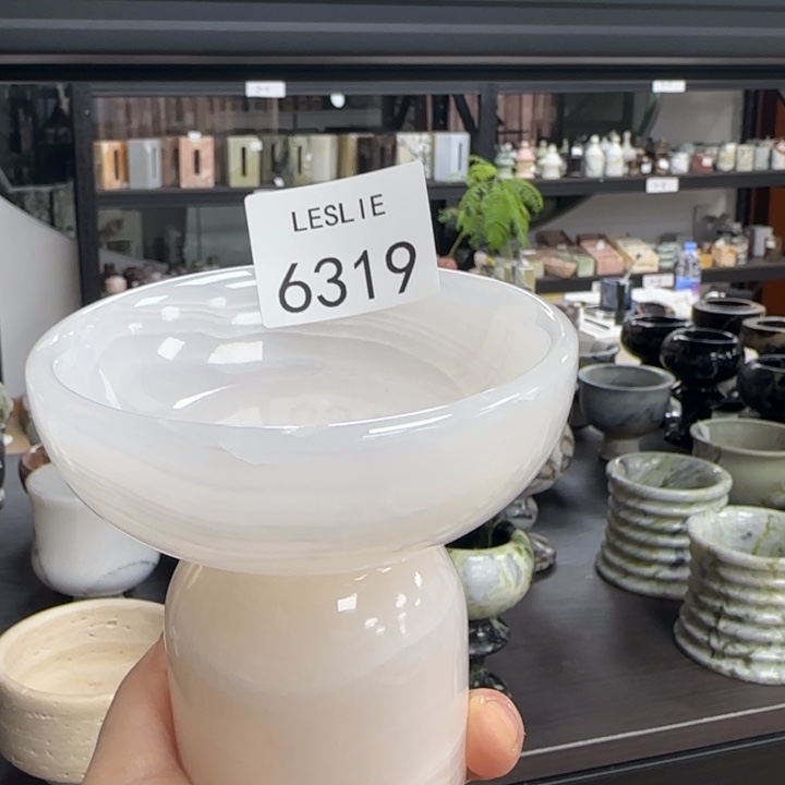 L。 6319。。。。。。。微磕。 不退换