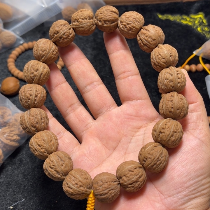 文玩核桃手串光头强手持18+1