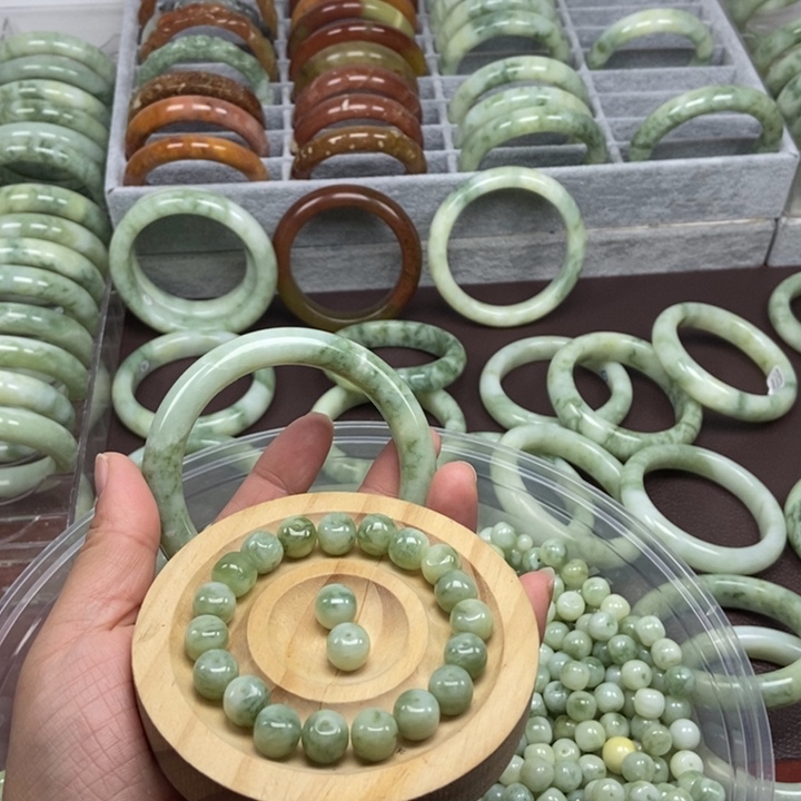 蛇纹石玉手镯未镶嵌k*