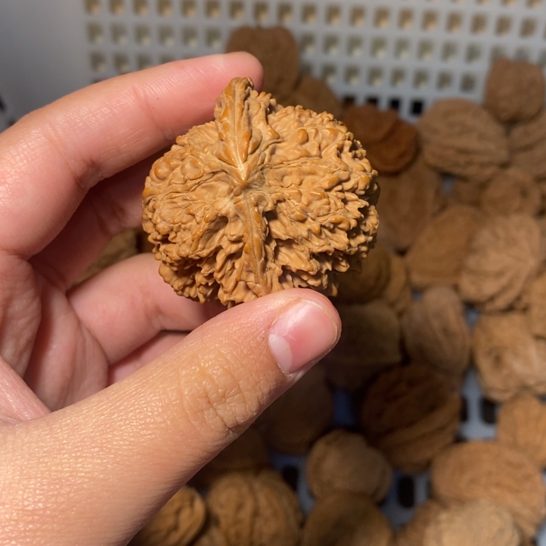 D***r吊坠文玩核桃文玩