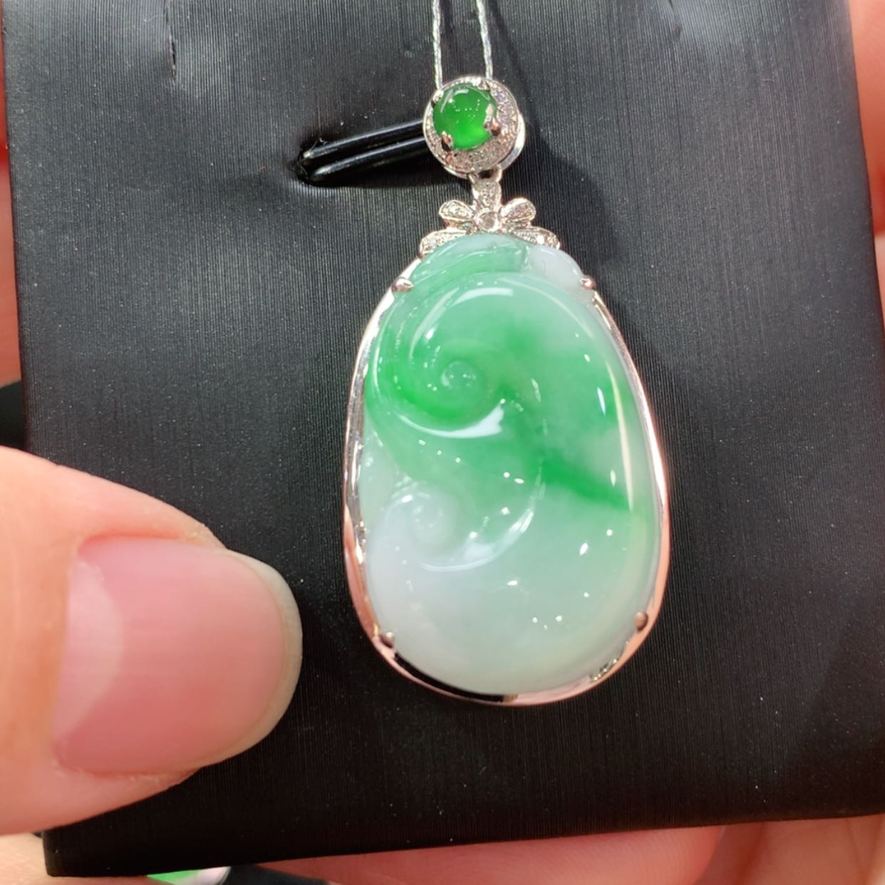 【闪购商品】翡翠颈饰18K金镶嵌天然翡翠