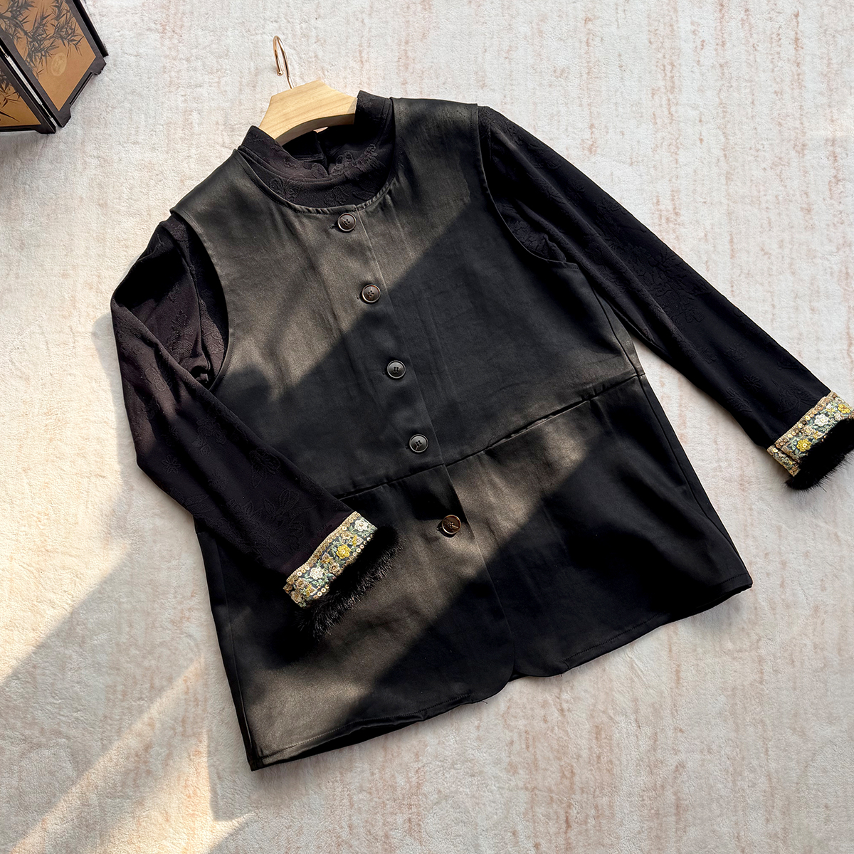 【卷卷新中式】”叠叠乐“小羊皮古罗香云纱马甲稀有料！75姆米高定款