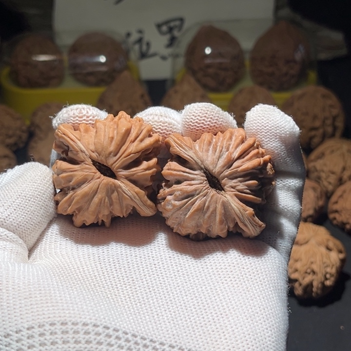 g***n文玩核桃把件文玩核桃