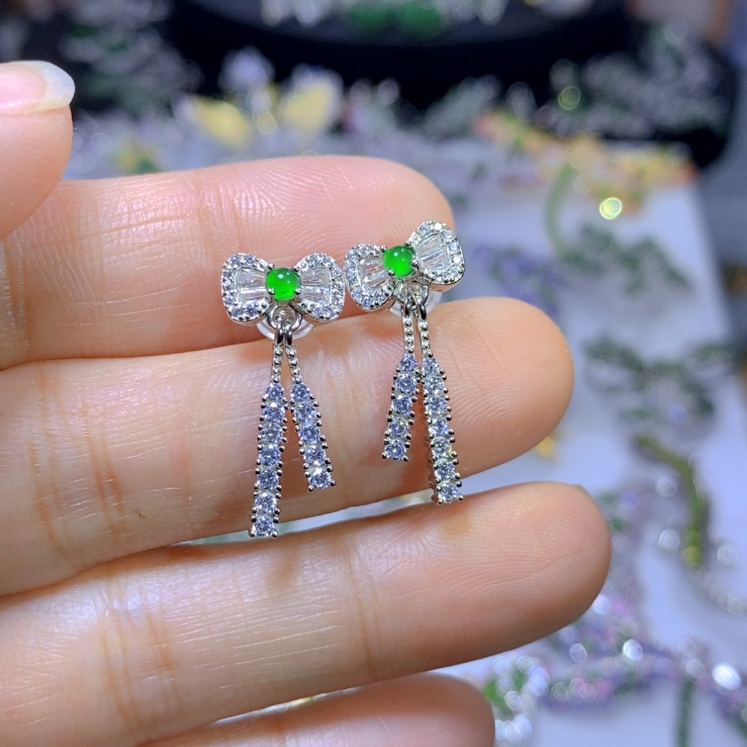 翡翠颈饰银S925镶嵌天然翡翠