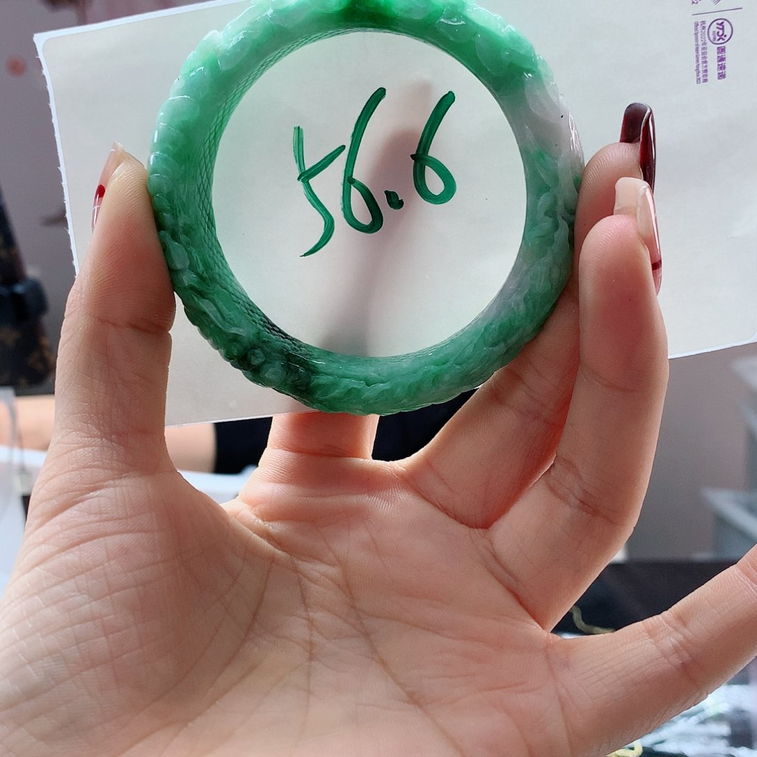 【闪购商品】翡翠手镯未镶嵌，