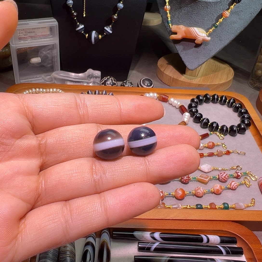 拥***念树脂制品佩珠配饰