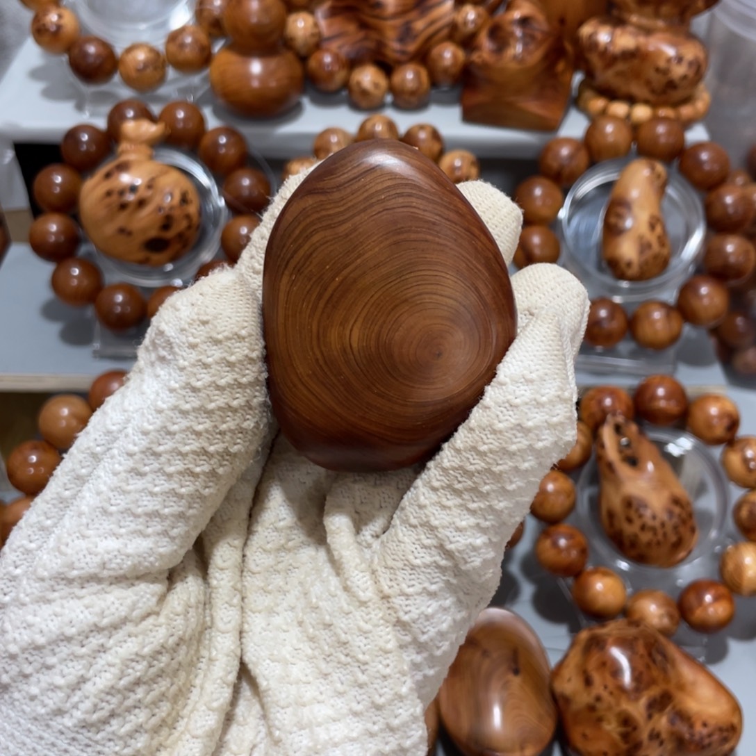 柏木太行崖柏陈华黑油随行手把件