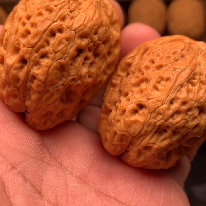 文玩核桃吊坠铁虎头