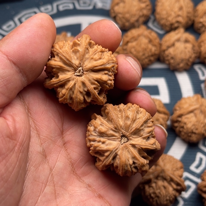 文玩核桃吊坠@*路三棱