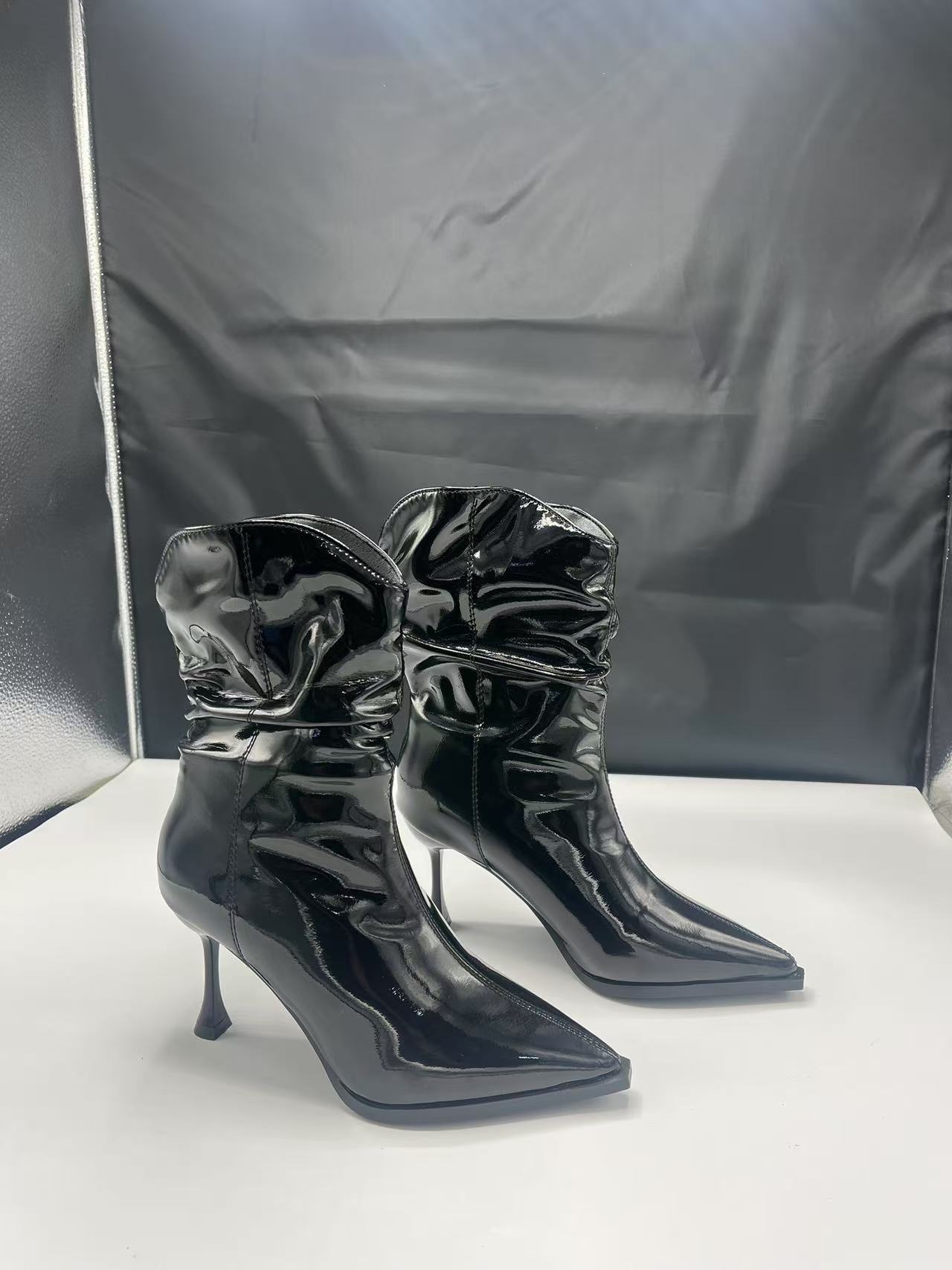 细跟雪地靴漆皮单里粗跟高跟冬季百搭加绒女鞋时装靴女靴