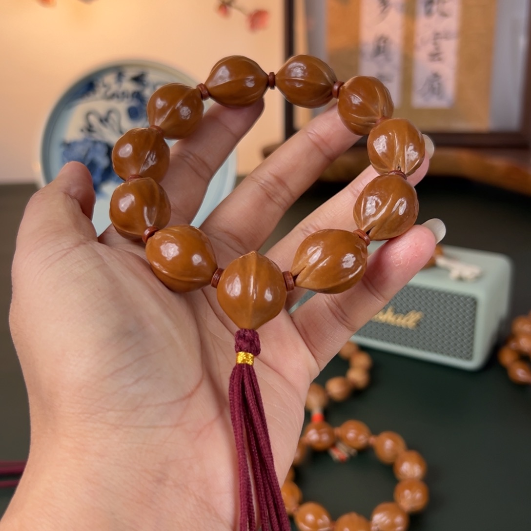 手串橄榄核19×25鲨鱼背