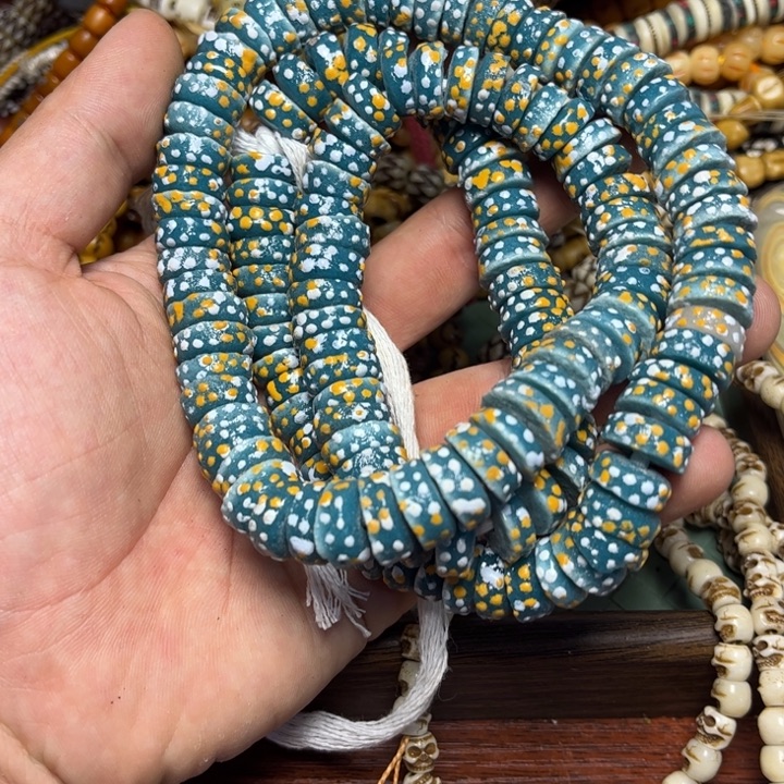 玻璃颈饰3505。福利半条