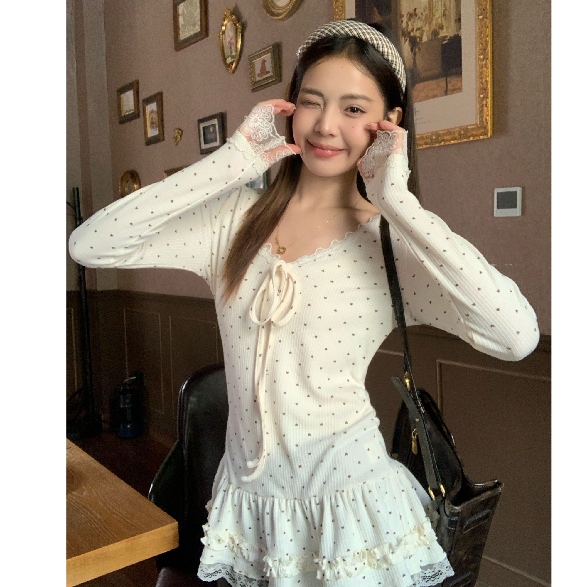 宋正恩【12/22 新品上新】波点蝴蝶结常规打底衫设计感甜美蕾丝T恤