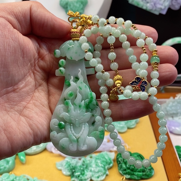 翡翠颈饰未镶嵌翡翠吊坠挂件