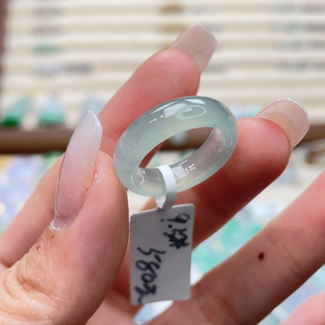 翡翠未镶嵌戒圈a07港圈9.5冰胶葡萄肉