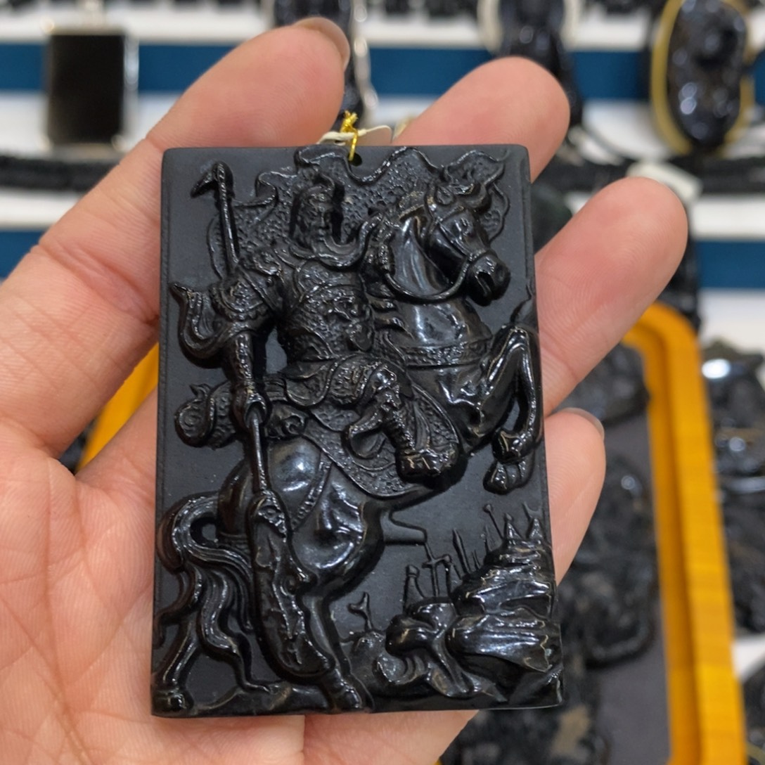 爱***居蛇纹石玉未镶嵌吊坠