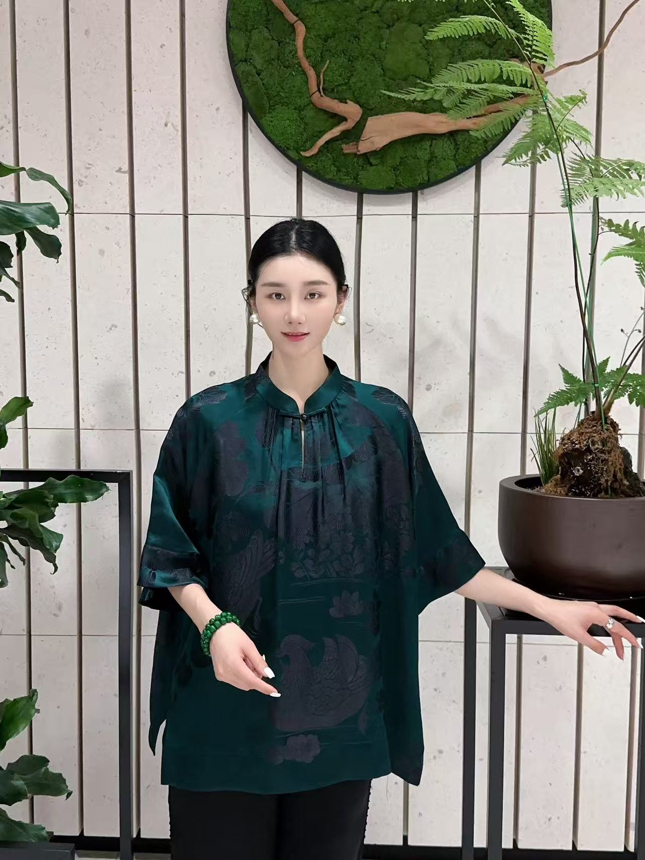 Betty Bairn【珍藏版 · 老缎系列】25姆米桑蚕丝上衣25B-BW10701