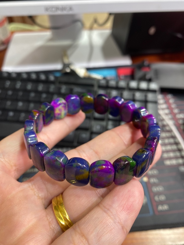 D 694 蓝紫苏手牌