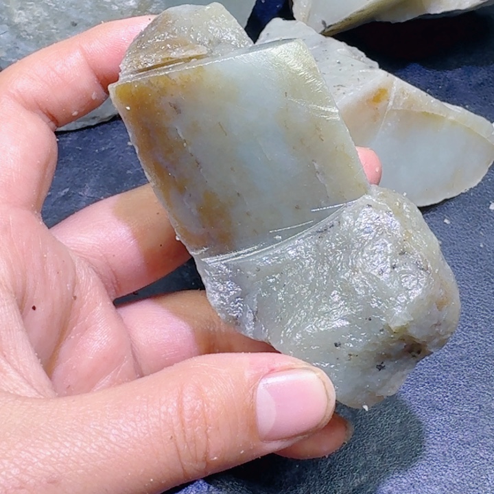 和田玉未镶嵌珠宝半成品