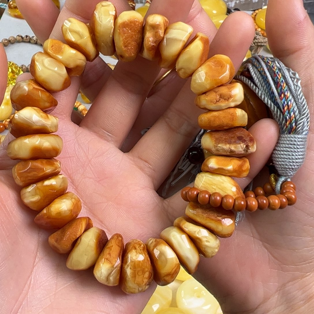 蜜蜡裸石未镶嵌蜜蜡