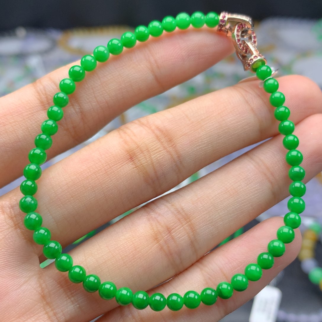 未镶嵌翡翠手链卡