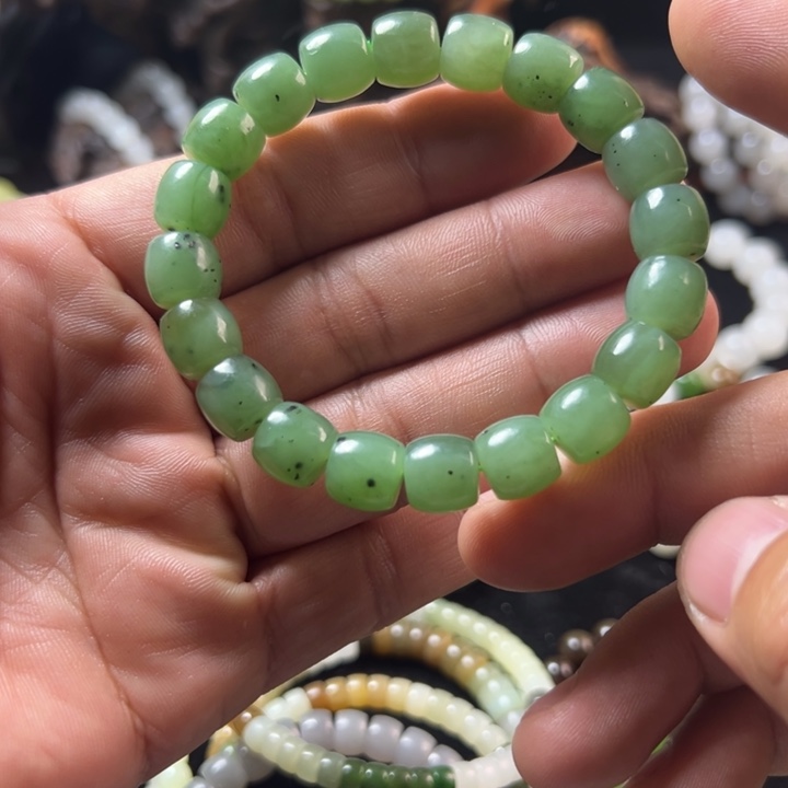 和田玉未镶嵌手串