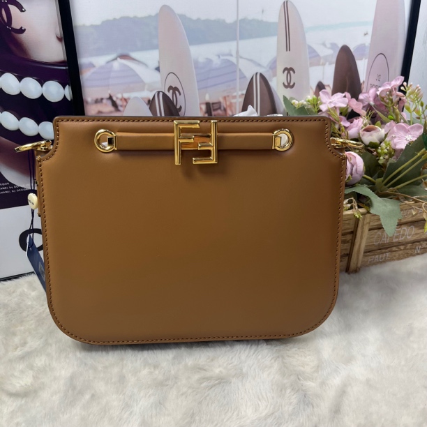 99新 FENDI/芬迪 芬迪焦糖色风琴包