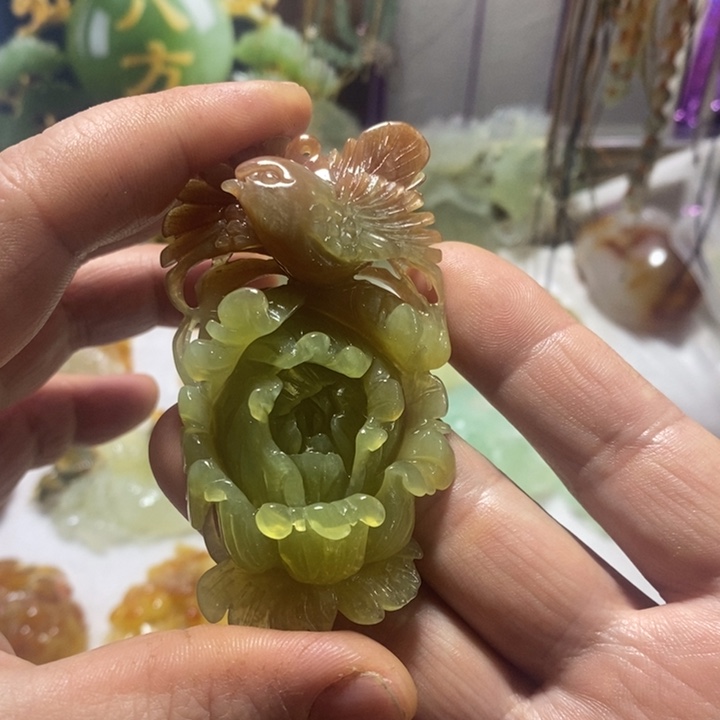 蛇纹石玉未镶嵌颈饰