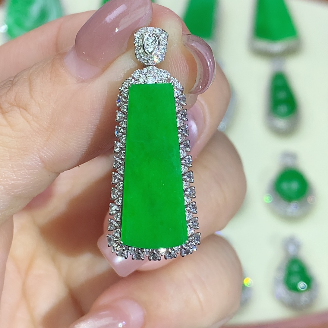 翡翠18K金镶嵌吊坠(不含链)