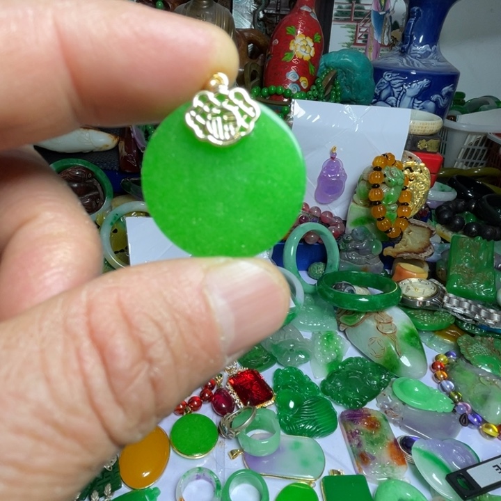 吊坠滴血莲花菩提