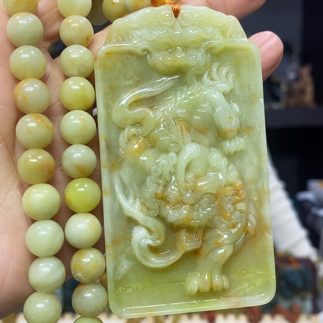 未镶嵌岫玉挂件吊坠