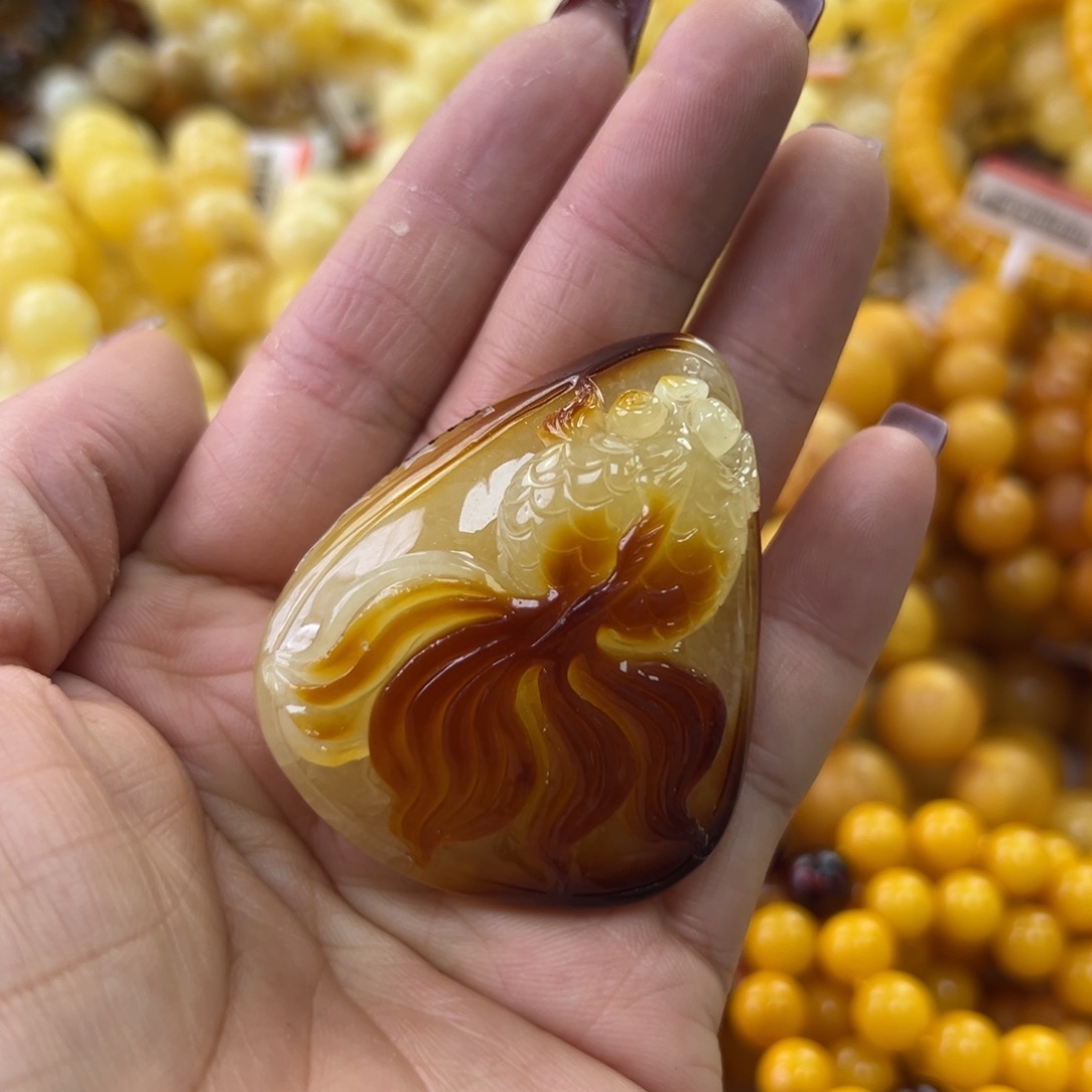 琥珀珠宝奇石未镶嵌